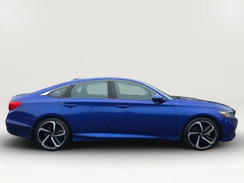 Used 2018 Honda Accord Sport image 9