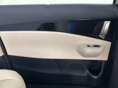 Certified 2025 Kia Carnival SX Prestige image 24