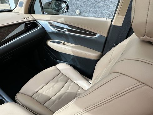 New 2025 Cadillac XT6 Sport w/ Platinum Package image 14