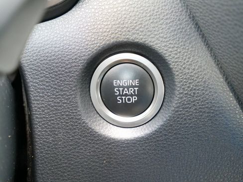 Used 2025 Toyota Corolla SE image 24