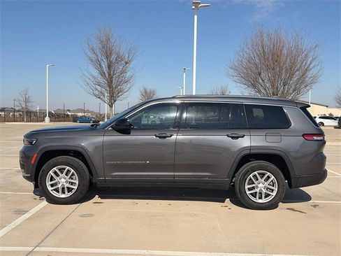 Used 2023 Jeep Grand Cherokee L Laredo image 6