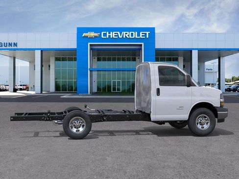 New 2025 Chevrolet Express 3500 w/ Power Convenience Package image 5