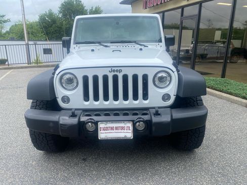 Used 2018 Jeep Wrangler Unlimited Sport S AWD/4WD image 5