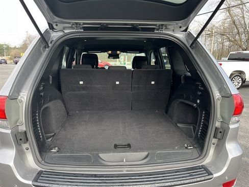Used 2018 Jeep Grand Cherokee Laredo image 14
