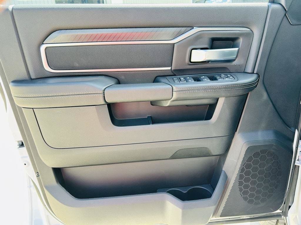 New 2025 RAM 2500 Big Horn AWD/4WD image 9