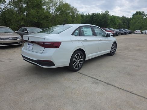 New 2026 Volkswagen Jetta SE FWD image 5