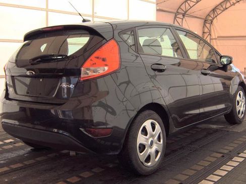 Used 2013 Ford Fiesta SE image 4