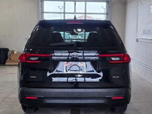 Used 2025 Toyota Grand Highlander XLE image 4