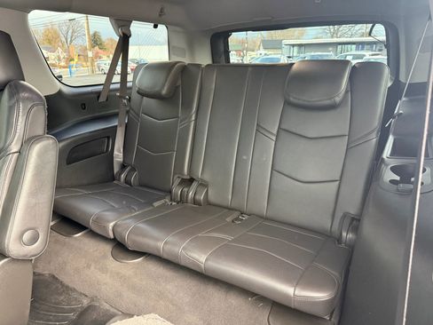 Used 2019 Cadillac Escalade ESV Luxury image 27