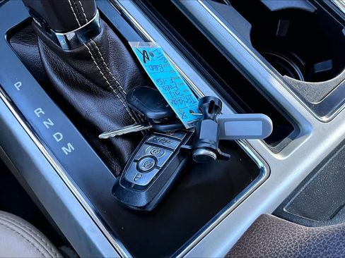 Used 2018 Ford F150 Lariat image 14