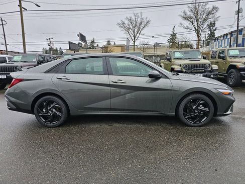 New 2026 Hyundai Elantra Sport image 8