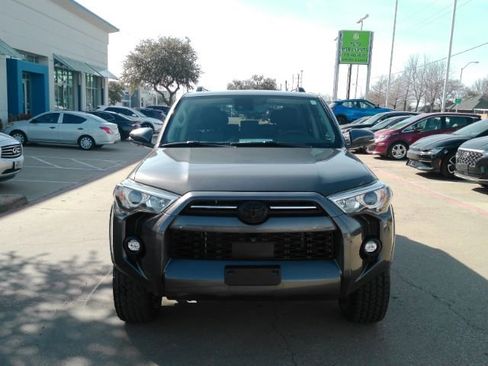 Used 2023 Toyota 4Runner SR5 Premium w/ Moonroof Package image 2