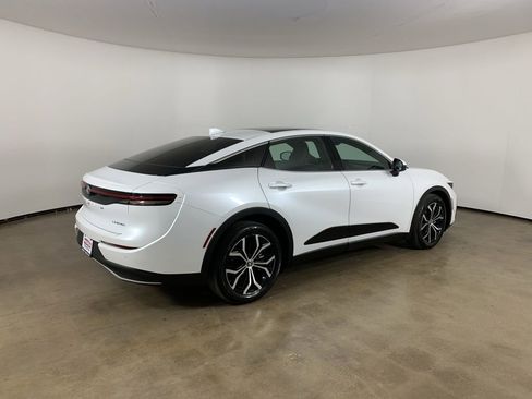 Used 2024 Toyota Crown Limited image 8