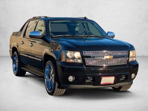 Used 2007 Chevrolet Avalanche LTZ w/ LTZ Preferred Equipment Group image 3