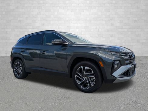 Certified 2025 Hyundai Tucson Limited AWD/4WD image 1