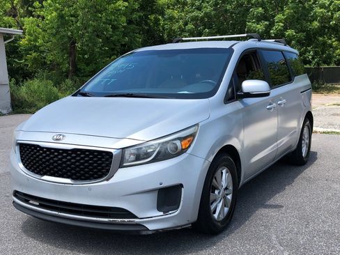 Used 2016 Kia Sedona LX w/ LX Essentials Premium Package FWD image 7