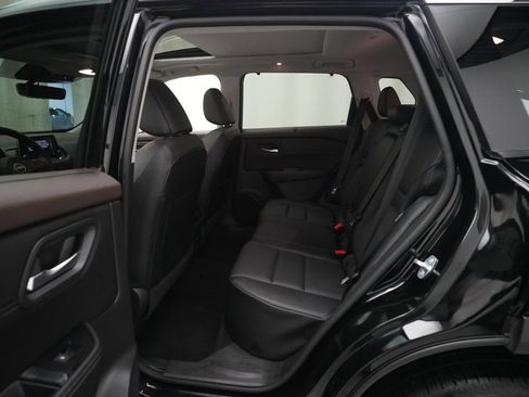 Used 2023 Nissan Rogue SV w/ SV Premium B Package AWD/4WD image 16