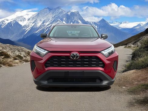 Used 2025 Toyota RAV4 LE image 8