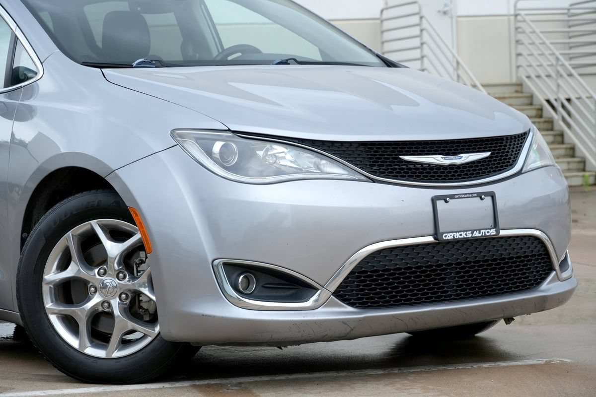 Used 2018 Chrysler Pacifica Limited FWD image 18