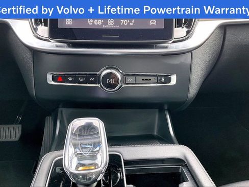 Certified 2025 Volvo XC90 B6 Plus image 41