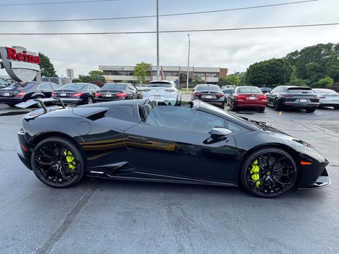 Used 2020 Lamborghini Huracan EVO image 9