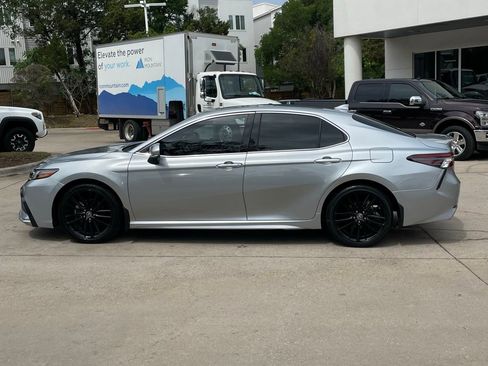 Used 2022 Toyota Camry XSE w/ Cold Weather Package FWD image 3