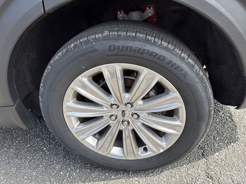 Used 2025 Ford Explorer Platinum w/ LUX Leather Package image 19