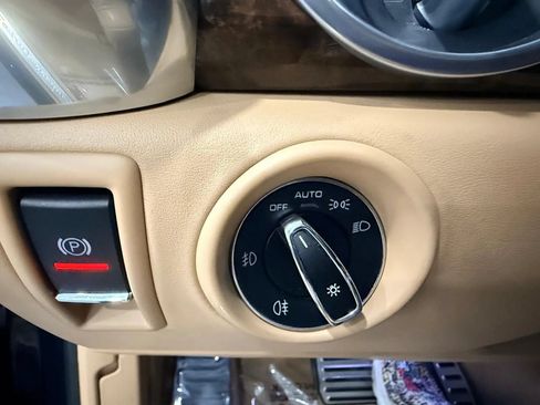 Used 2015 Porsche Cayenne Turbo w/ Premium Package AWD/4WD image 34