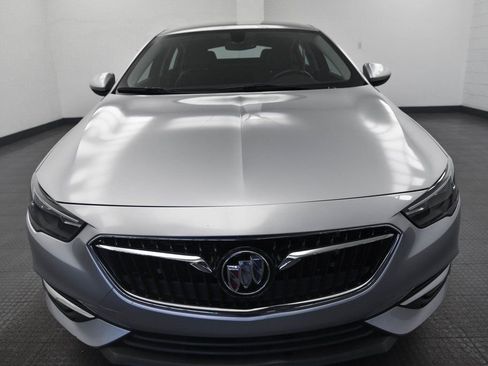 Used 2019 Buick Regal Essence image 2