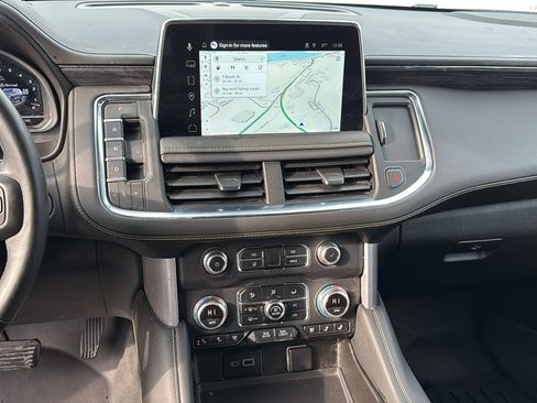 Used 2023 GMC Yukon SLT w/ SLT Luxury Package image 22