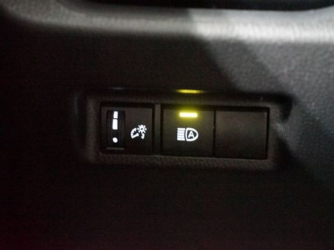 Certified 2025 Toyota RAV4 XLE AWD/4WD image 24