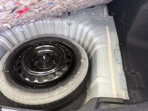 Used 2018 Chevrolet Malibu LT image 19