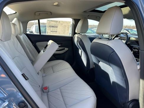 Used 2026 Nissan Sentra SL w/ Floor Mat Package FWD image 4