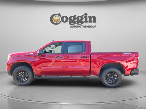 Used 2025 Chevrolet Silverado 1500 LT Trail Boss w/ Convenience Package II image 3