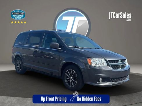Used 2017 Dodge Grand Caravan SXT FWD image 1