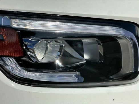 Used 2021 Mercedes-Benz GLB 250 4MATIC image 32