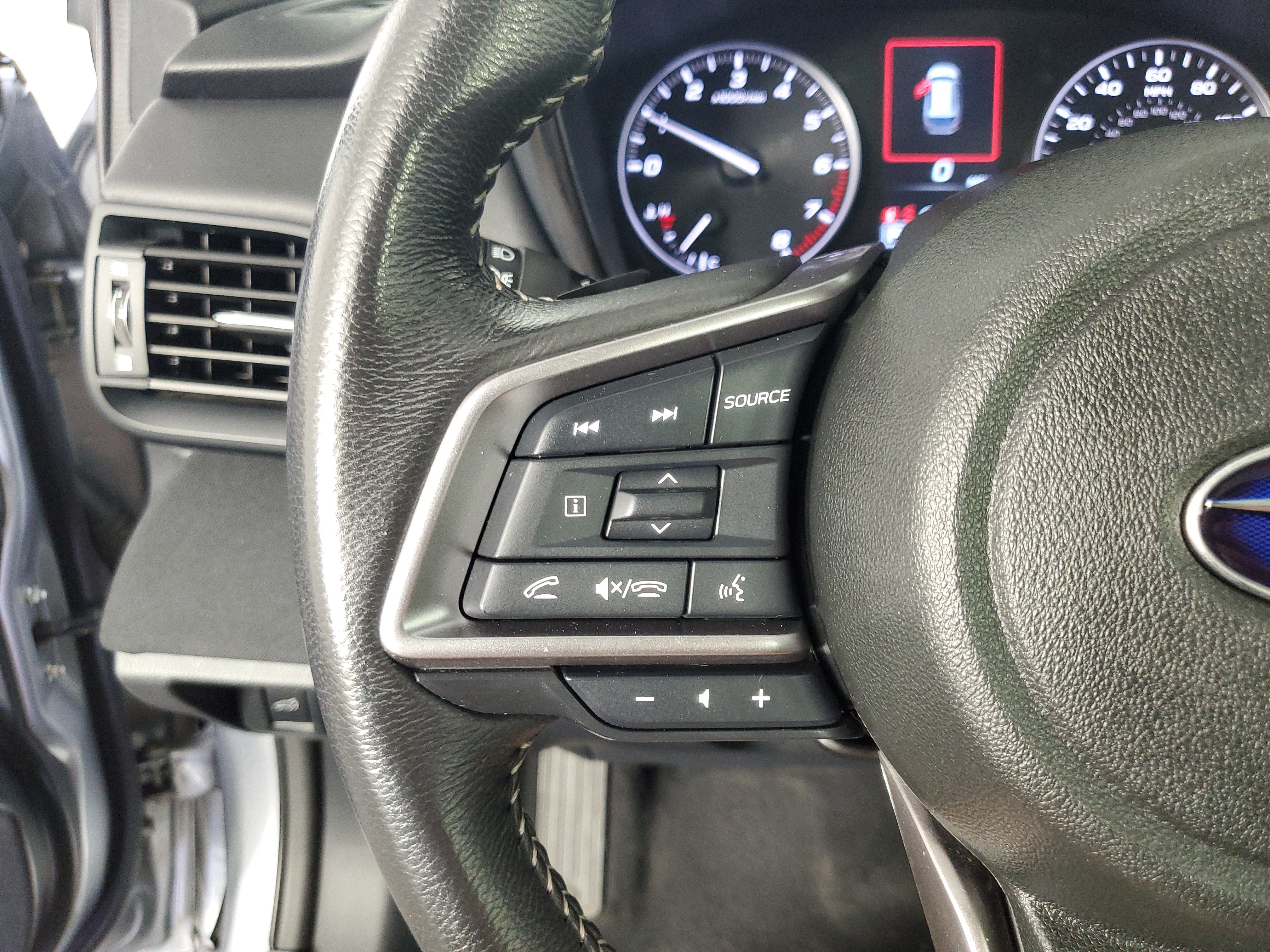 Used 2025 Subaru Outback Premium AWD/4WD image 25