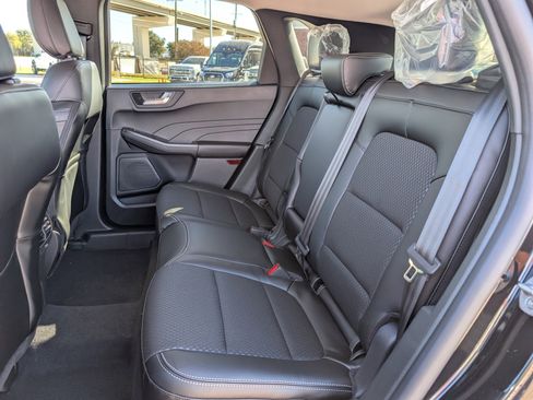 New 2026 Ford Escape PHEV image 24