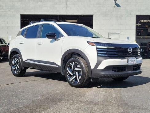 New 2026 Nissan Kicks SV w/ SV Premium Package image 14