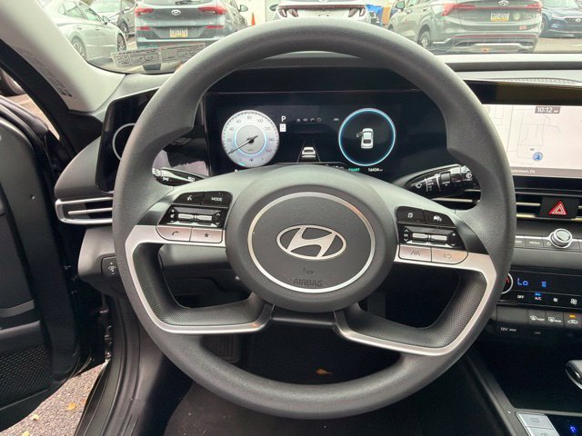 Used 2024 Hyundai Elantra SEL FWD image 28