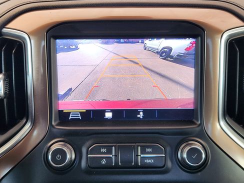 Used 2019 Chevrolet Silverado 1500 High Country image 19