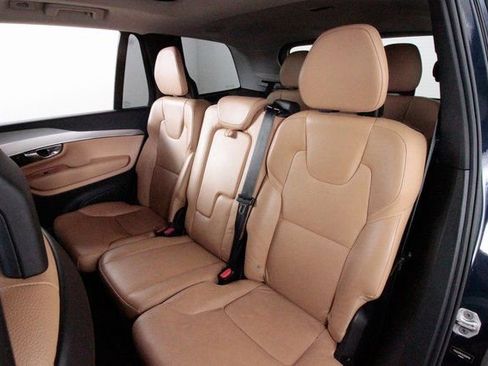 Used 2016 Volvo XC90 T6 Momentum image 26