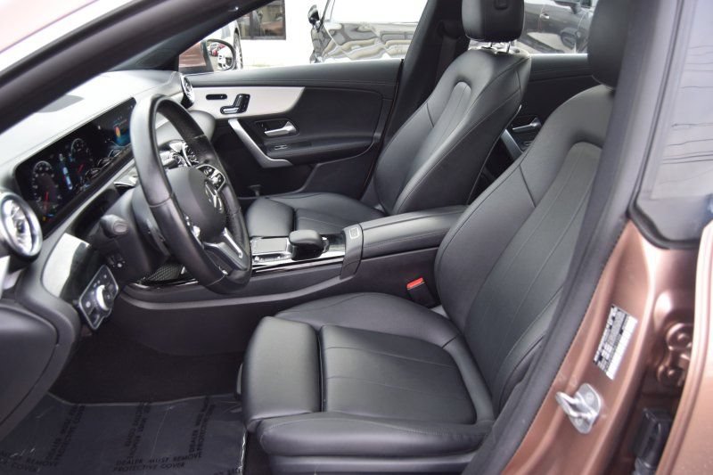 Used 2023 Mercedes-Benz CLA 250 4MATIC w/ Premium Package image 19