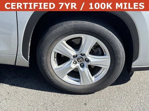 Used 2023 Toyota Highlander LE FWD image 7