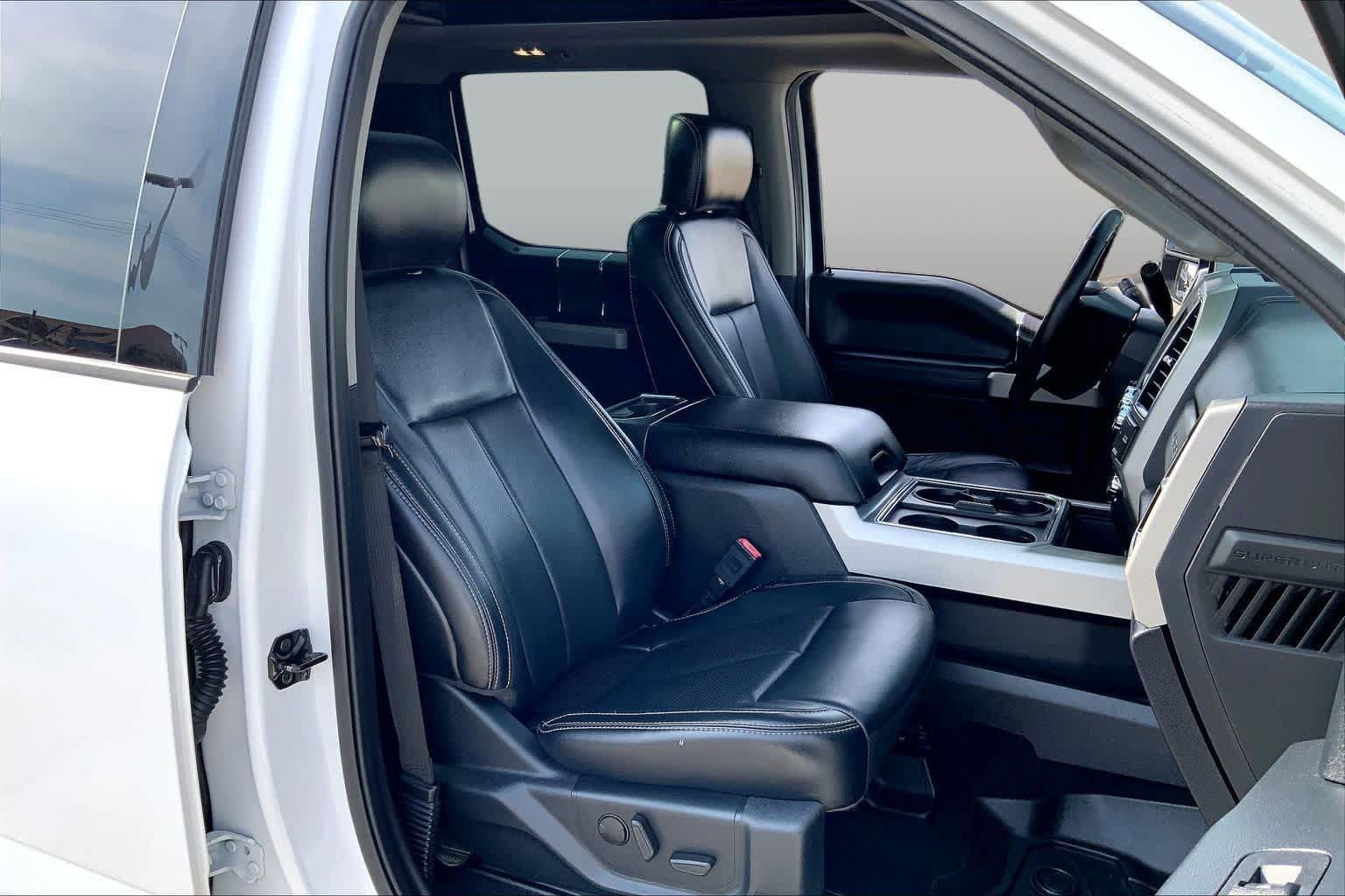 Used 2020 Ford F250 Lariat w/ Lariat Ultimate Package AWD/4WD image 9