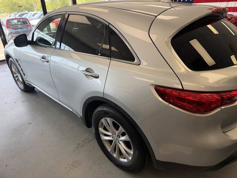 Used 2017 INFINITI QX70 2WD image 5