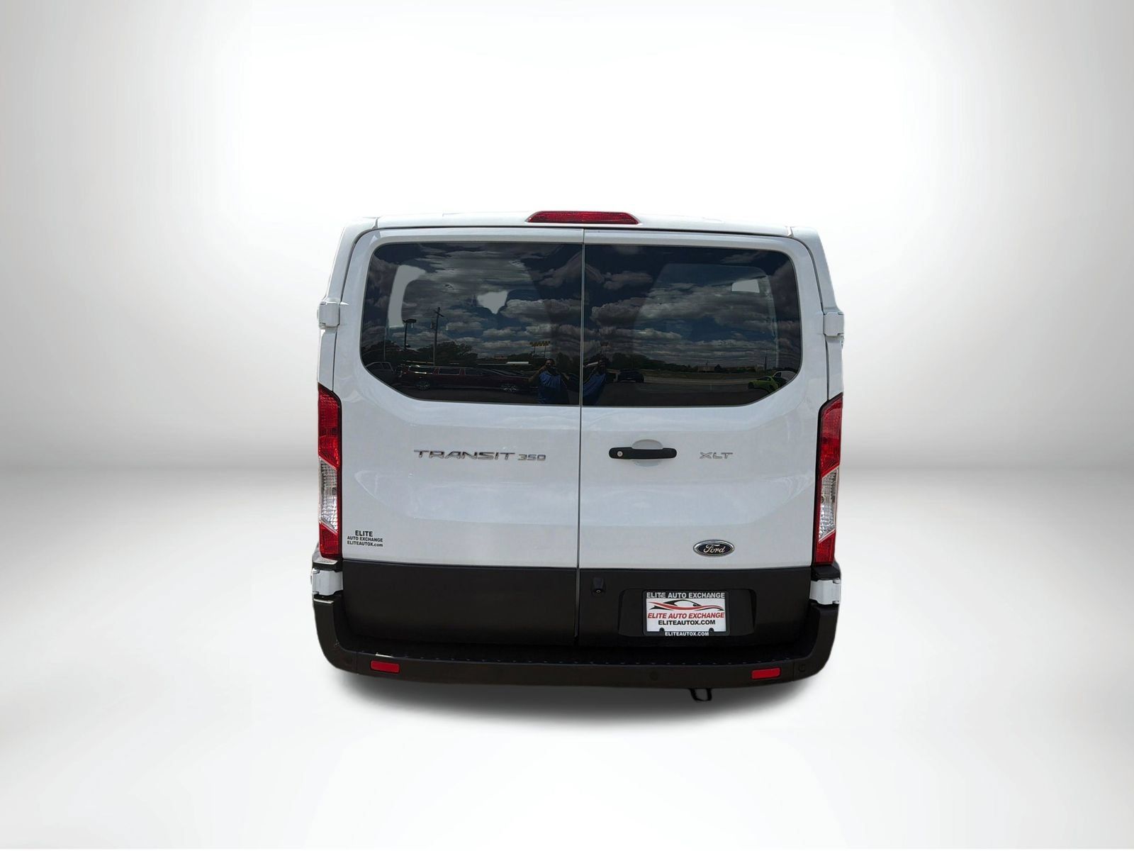 Used 2021 Ford Transit 350 XLT RWD image 5