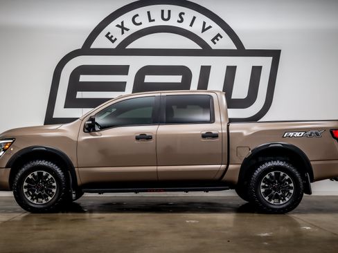 Used 2020 Nissan Titan PRO-4X w/ Pro-4x Convenience Package AWD/4WD image 6