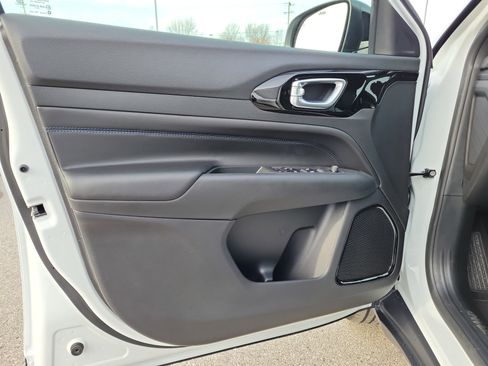 New 2026 Jeep Compass Limited image 16