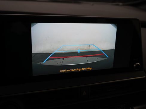 Used 2025 Toyota Prius AWD image 21
